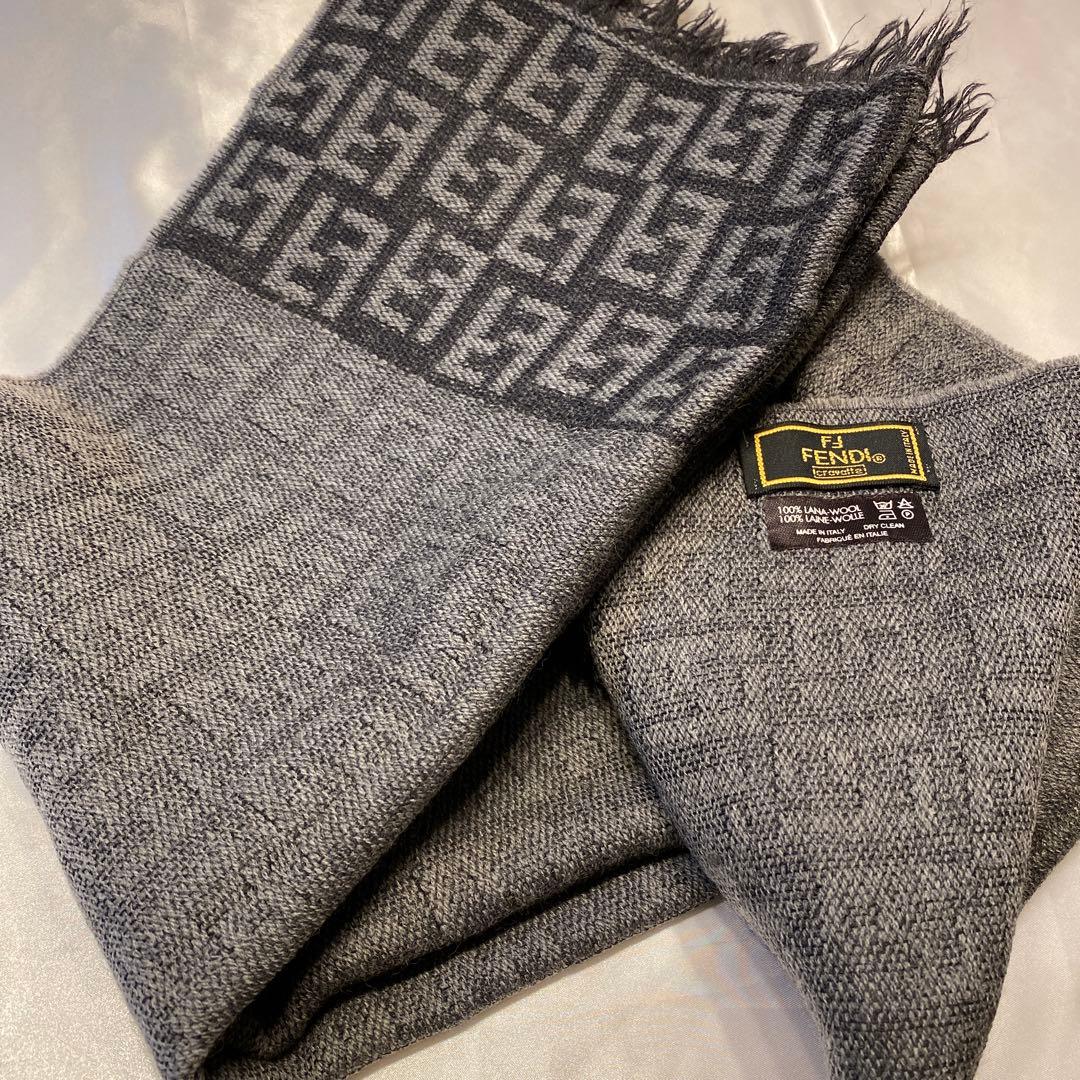 FENDI フェンディ　ブラック×グレー マフラー 総柄ズッカロゴ　アーカイブ