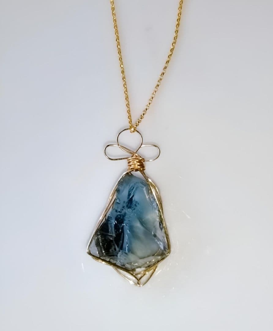 大振り Kgf14 希少 アンダラクリスタル ”魔法使いの光の守護” イスタリ