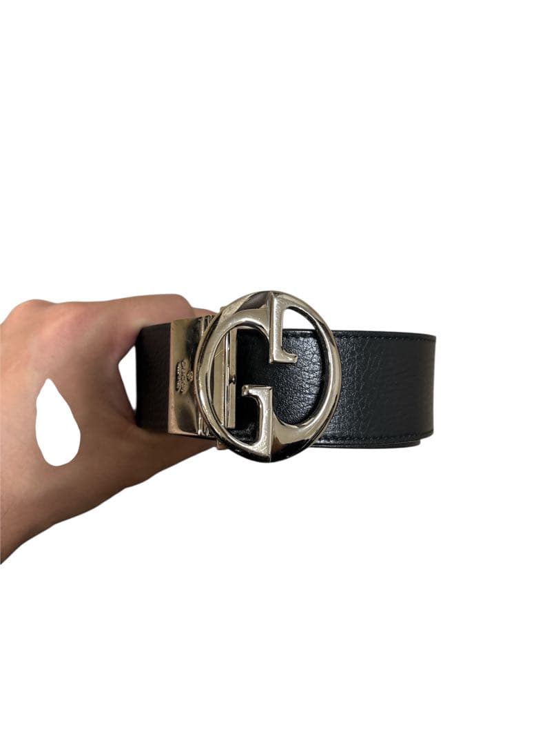 GUCCI ブラックレザーベルト Gロゴ