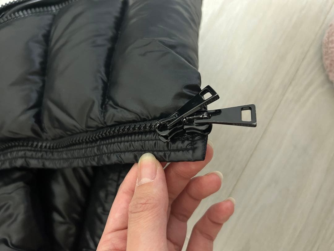 モンクレール MONCLER bady ダウン 黒