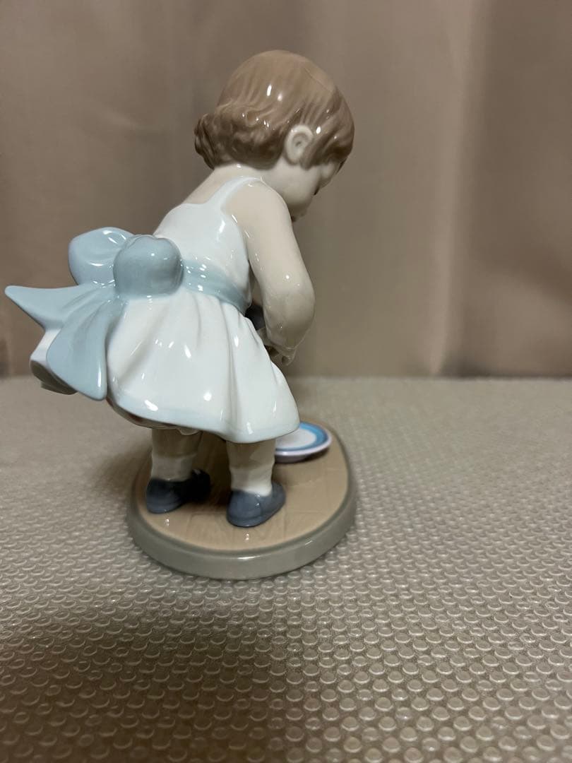 保管品　美品　リヤドロ　召し上がれ