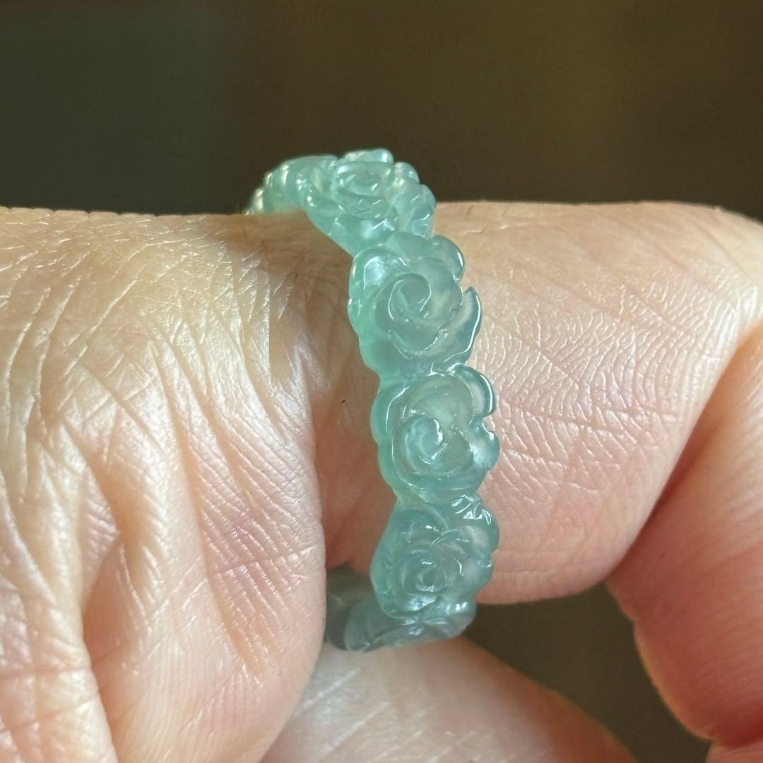 グアテマラ産 天然本翡翠 A貨 氷種 薔薇彫り くり抜きリング　18号