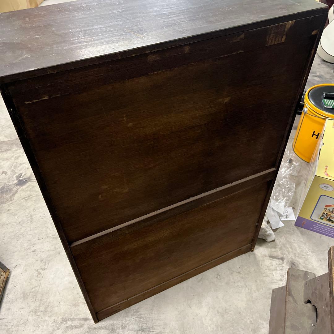 アンテーク様 木製キャビネット ガラス扉付き 引き出し2つ