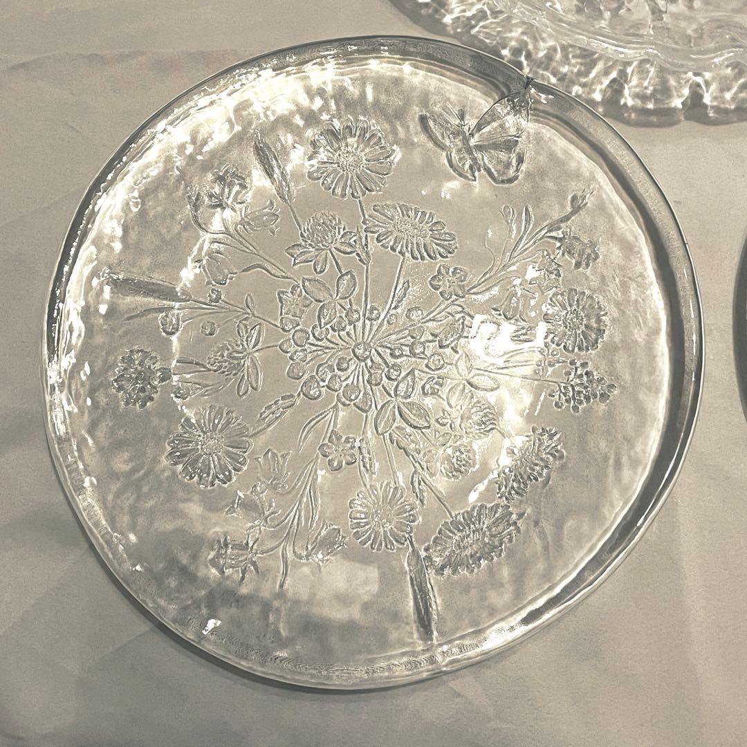 食器 ガラスプレート コスタボダ ウラ 花と蝶 丸皿2枚 大型深皿１枚 皿