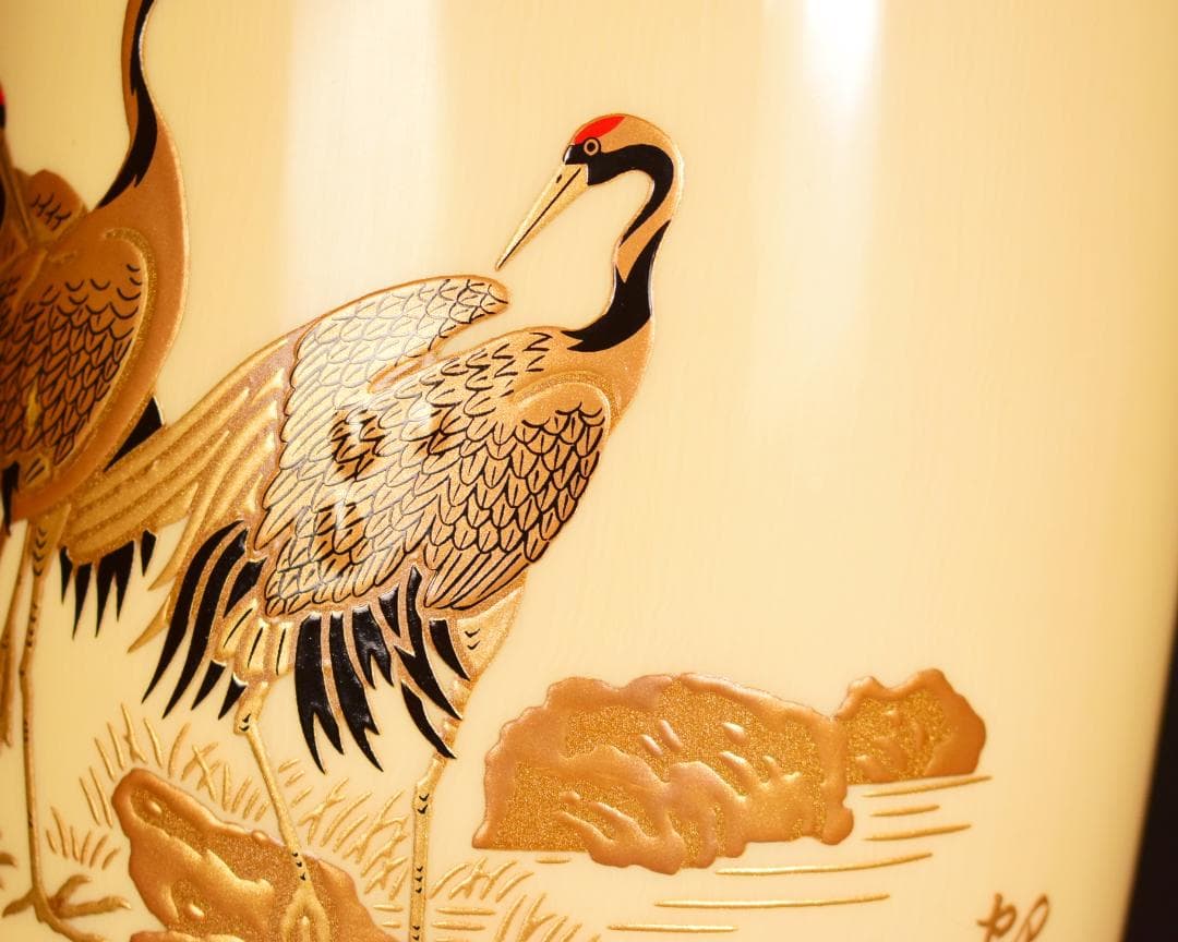 鶴吉作 象牙風花入 銅筒 鶴蒔絵 鶴松 金蒔絵 花器 唐木台付 細密工芸