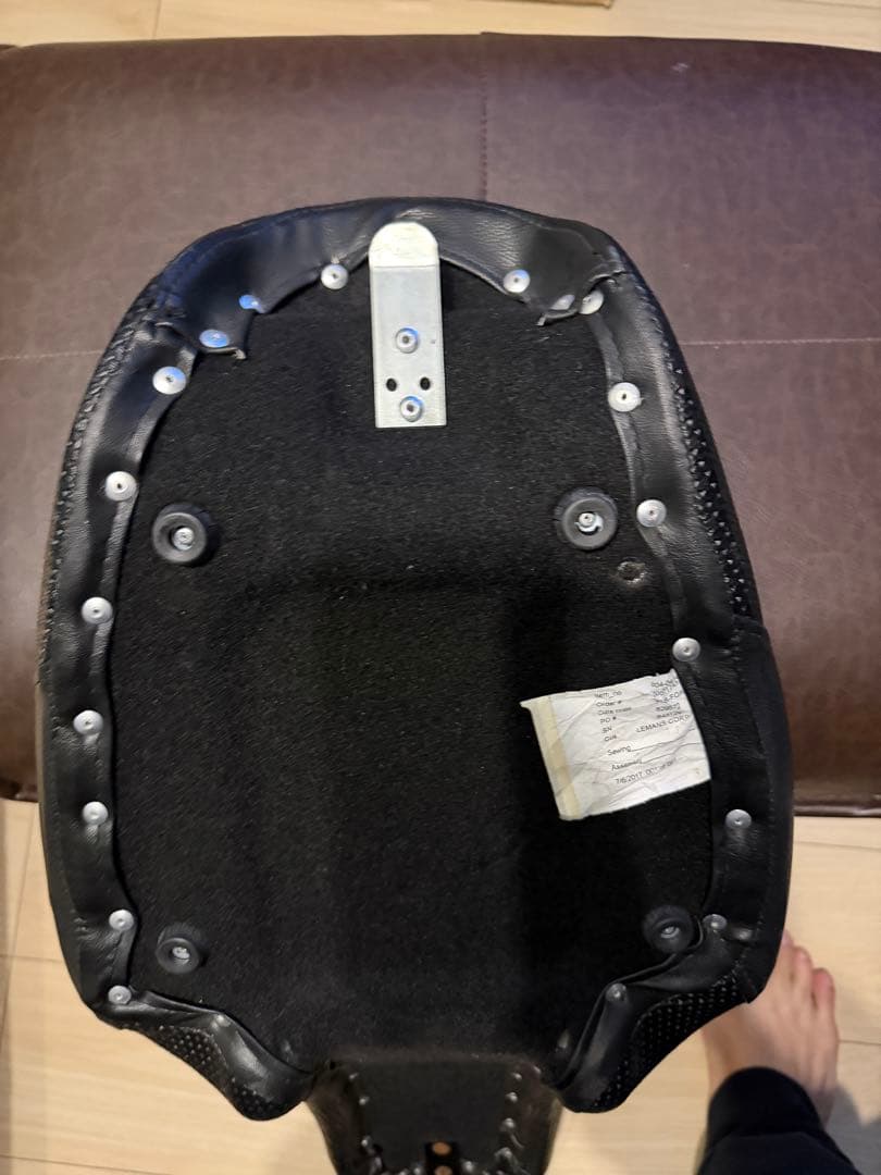 ダイナ　2004〜2005年　サドルマンシート