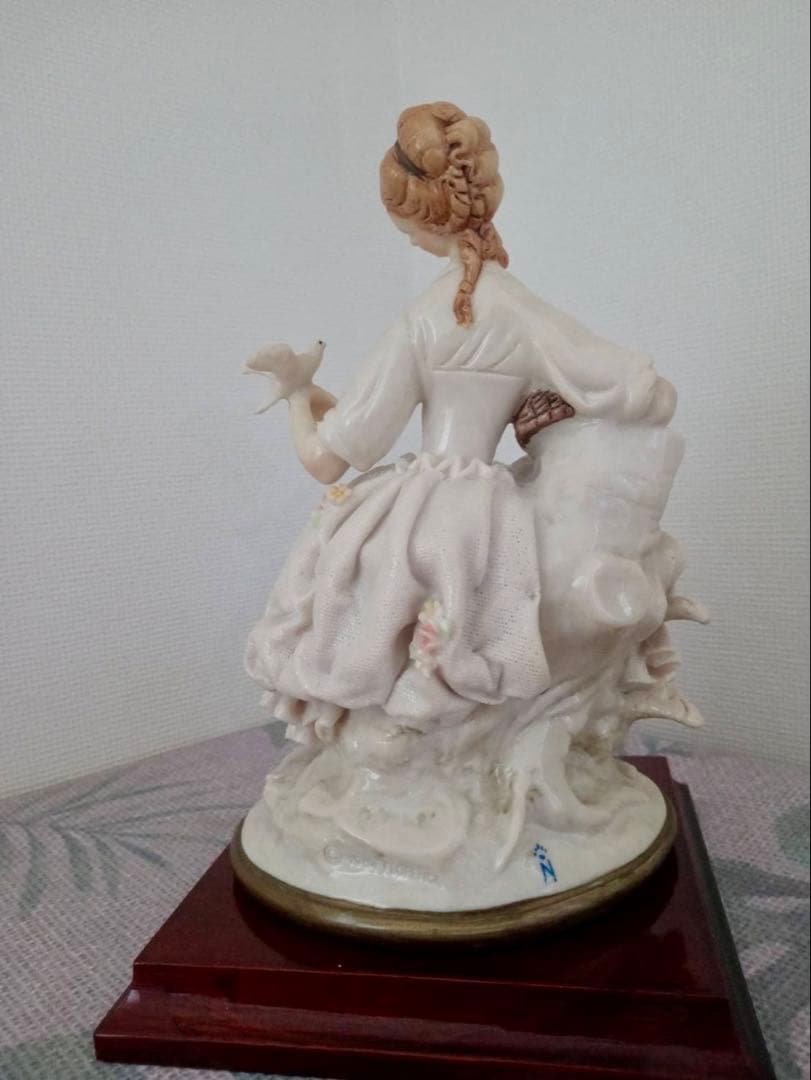 カポディモンテ　レース人形　フィギュリン　陶器　人形