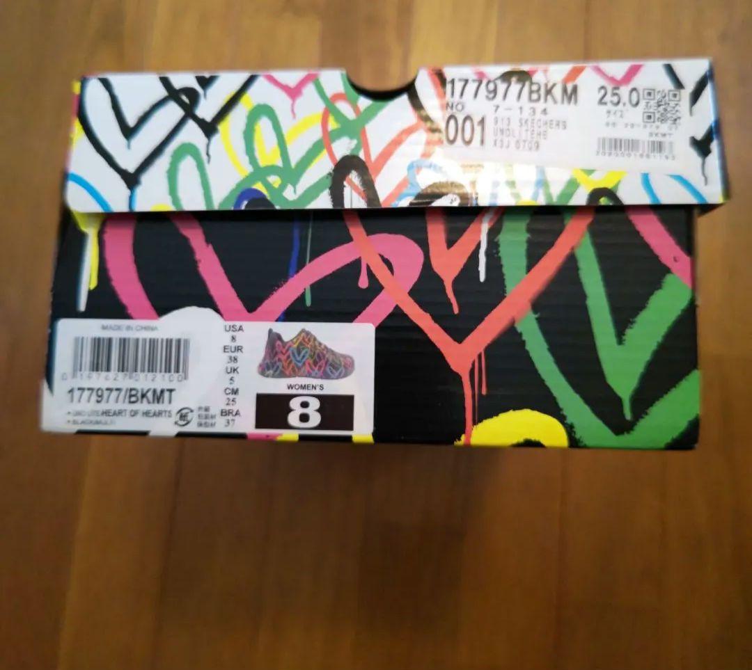 新品♥️短期出品♥スケッチャーズ♥ブラック ハート柄 スニーカー 25cm