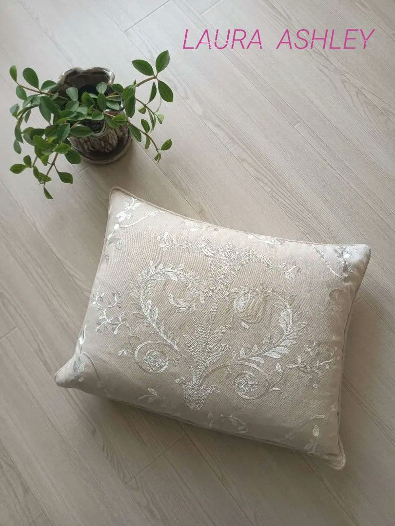 ローラアシュレイ　ジョゼッテ ドーヴグレイ 中材フェザークッション付