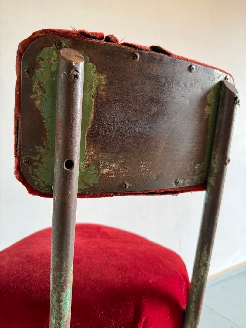 鉄脚 椅子 モケットチェア 電車？