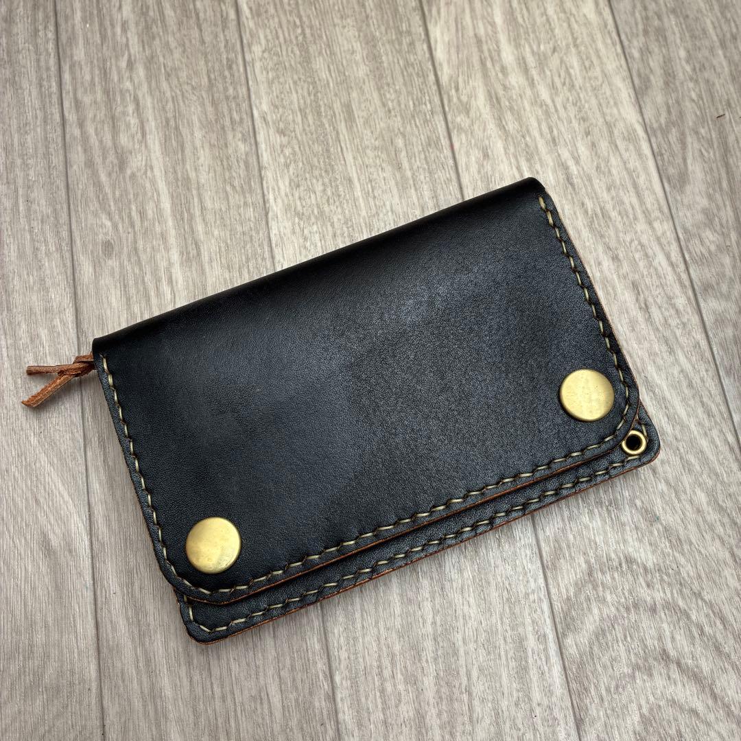【茶芯ブラック】トラッカーウォレット　ミドル　真鍮　お札を折らずに収納　タイプA
