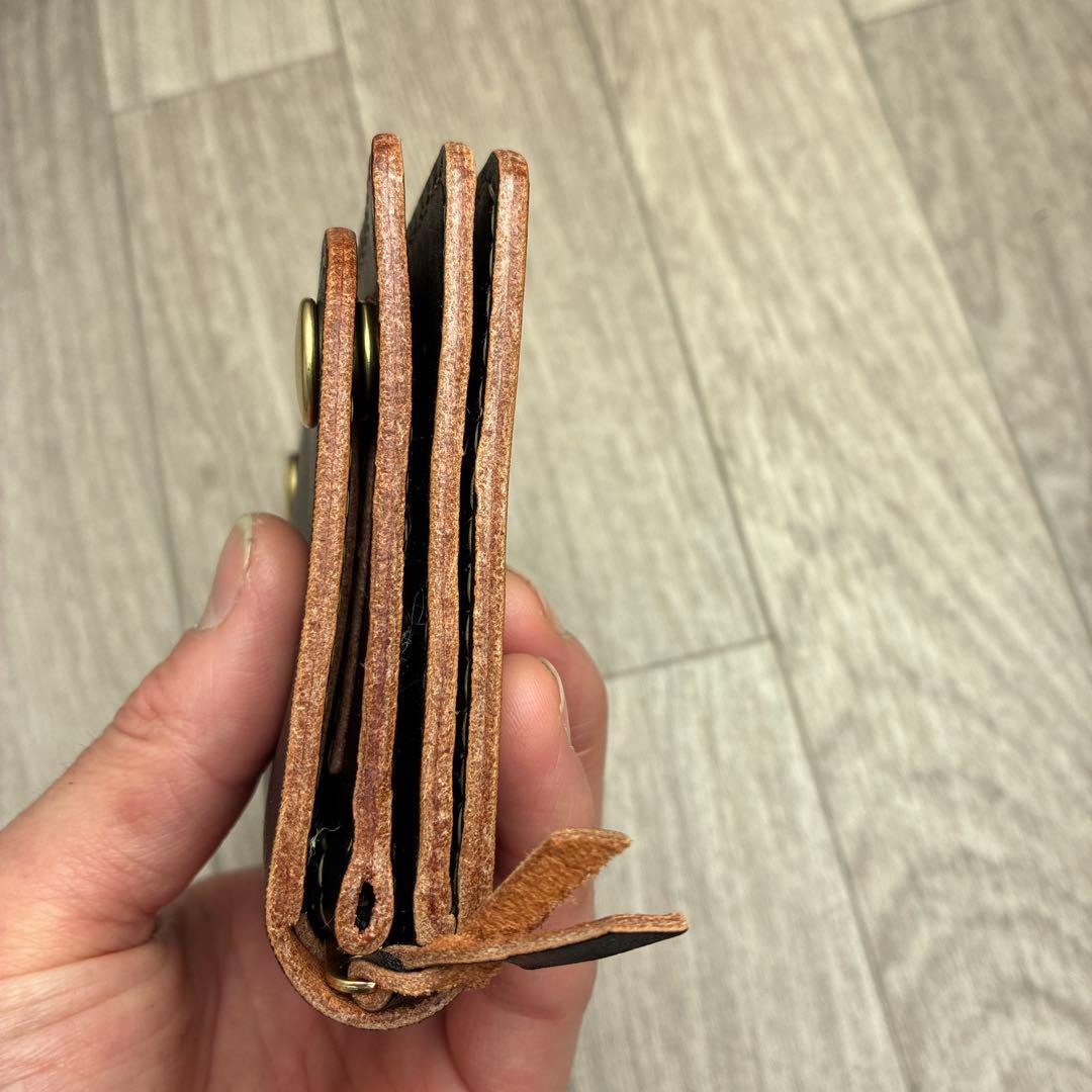 【茶芯ブラック】トラッカーウォレット　ミドル　真鍮　お札を折らずに収納　タイプA