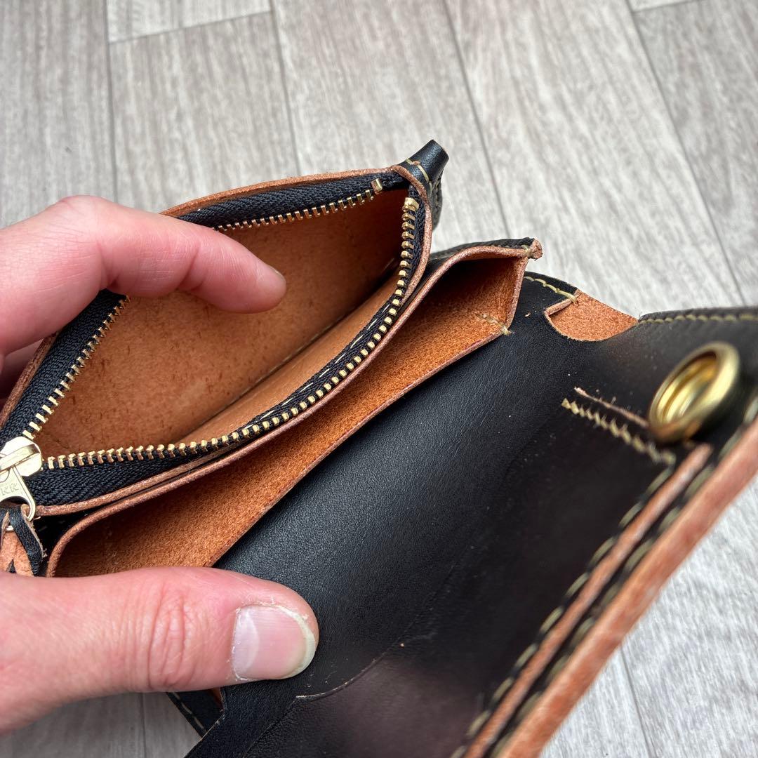 【茶芯ブラック】トラッカーウォレット　ミドル　真鍮　お札を折らずに収納　タイプA