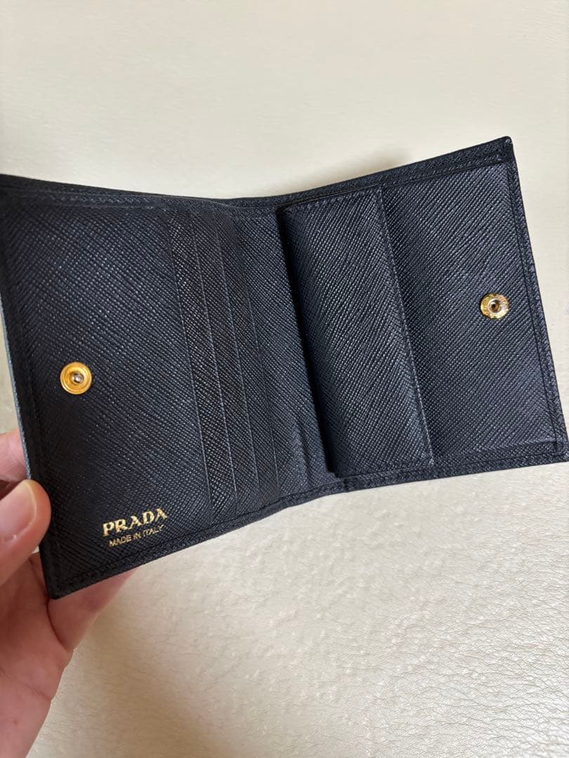 PRADA プラダ　二つ折り財布　サフィアーノ　ブラック