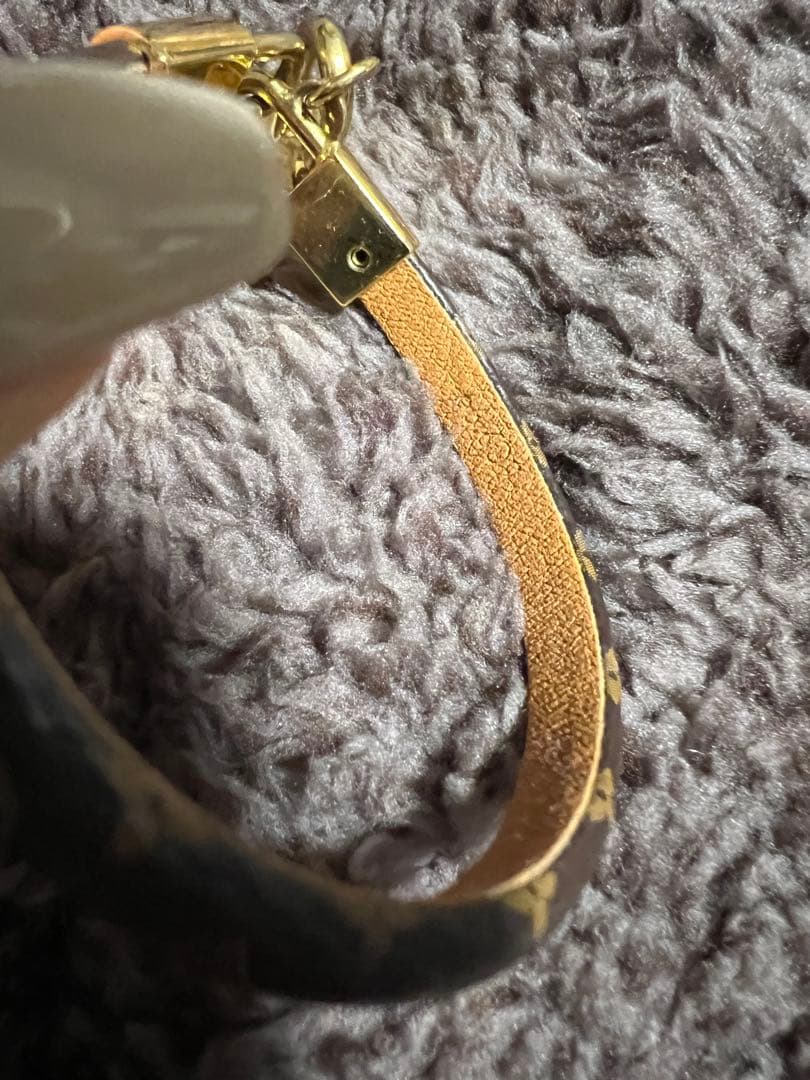 LOUIS VUITTON ハート型ロック ブレスレット　17