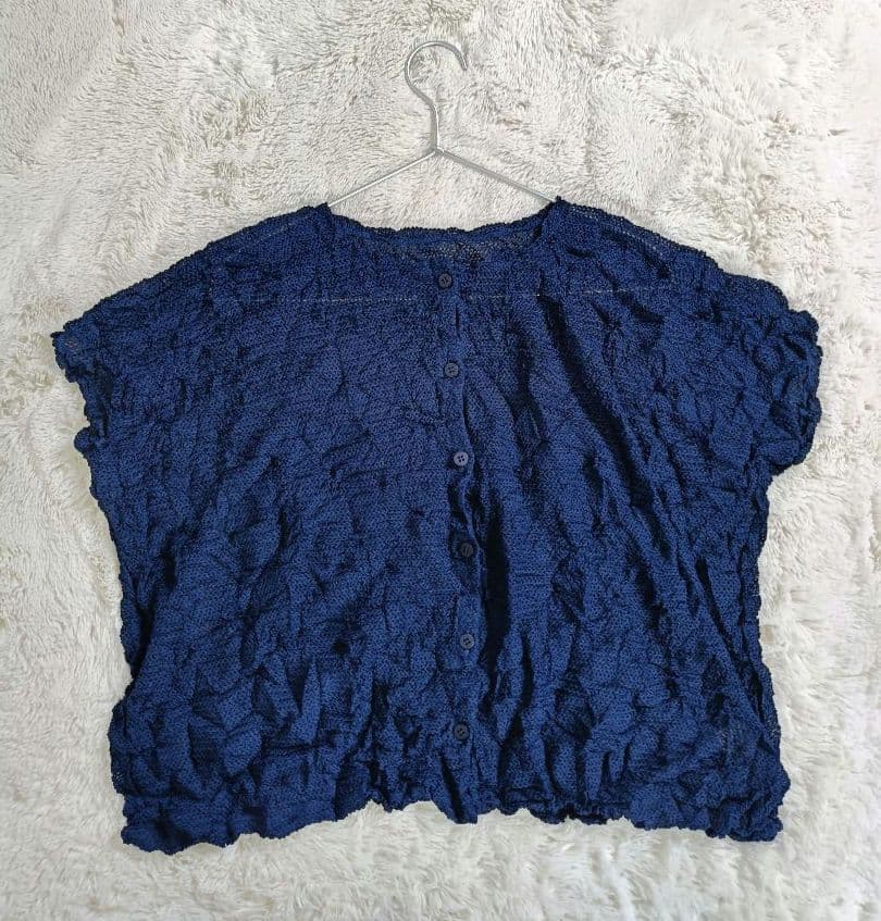 ISSEYMIYAKE me フレンチスリーブシャツ しわ×ボタン Fサイズ