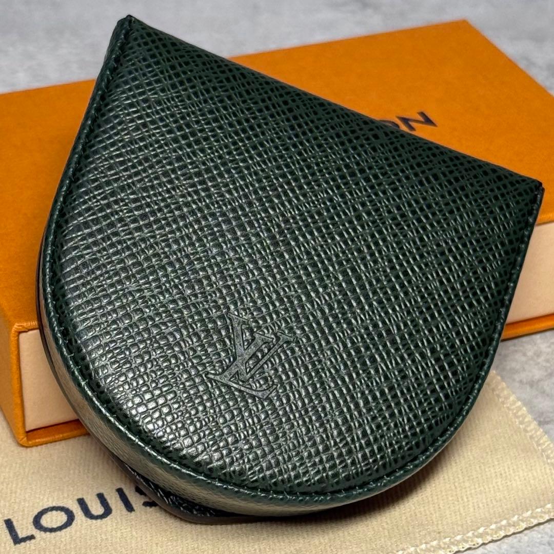新品同様 定価7.2万 ルイヴィトン タイガ エピセア ポルトモネキュヴェット