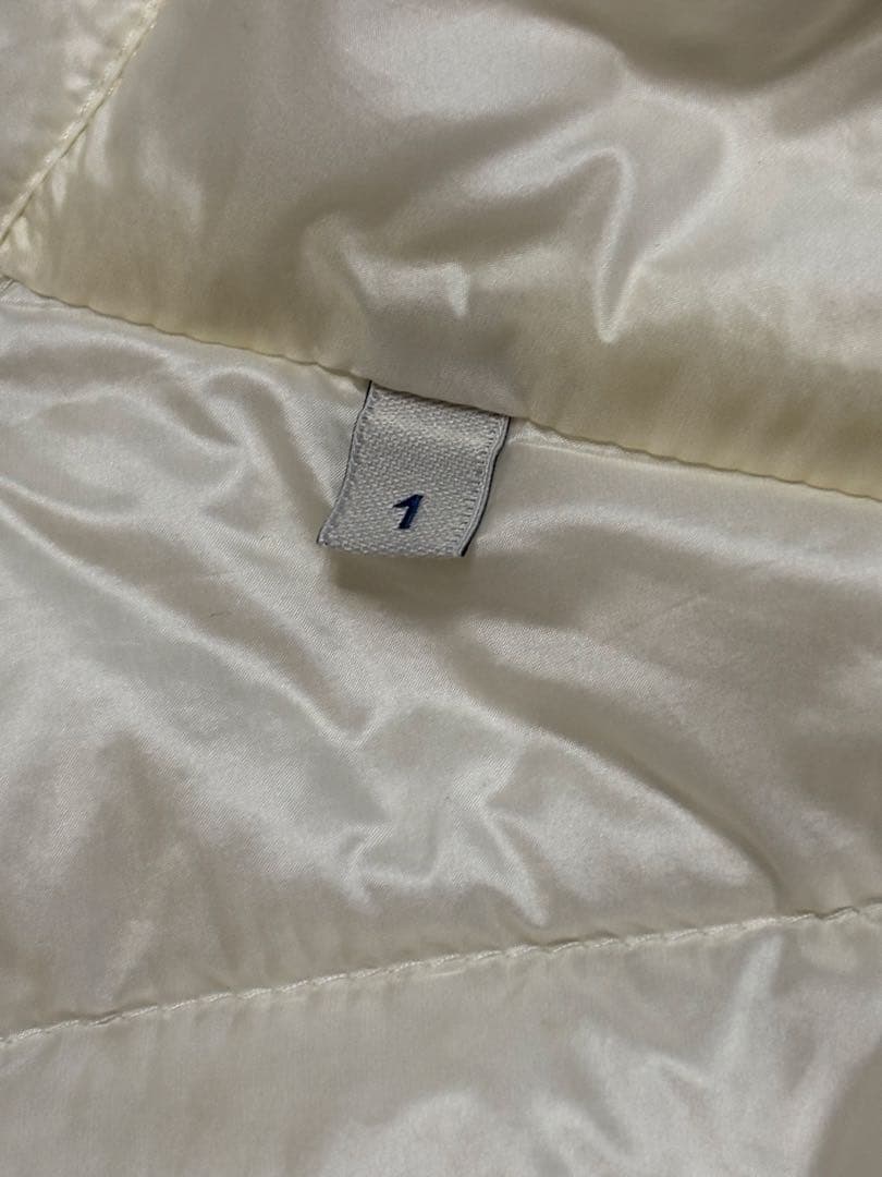 MONCLER :Lianeホワイトダウンベスト　size「1」　値下げ❗️