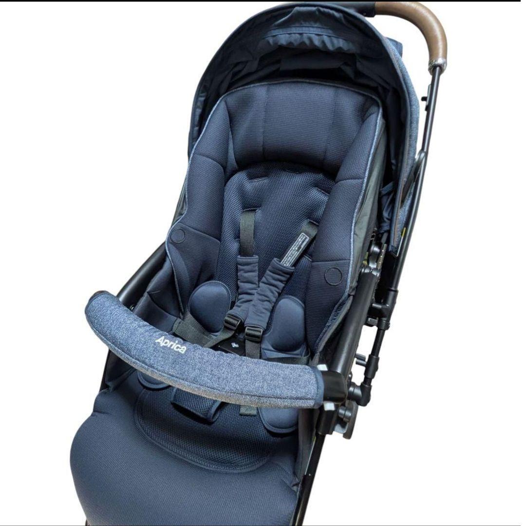 美品 アップリカ ラクーナクッションフリー 新品スペアクッション付 A B型対応