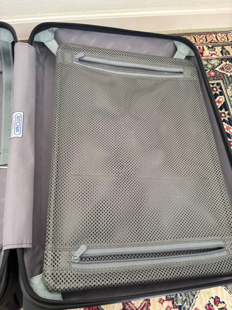 RIMOWA リモワ　サルサ　機内持ち込み　ブラック キャリーケース