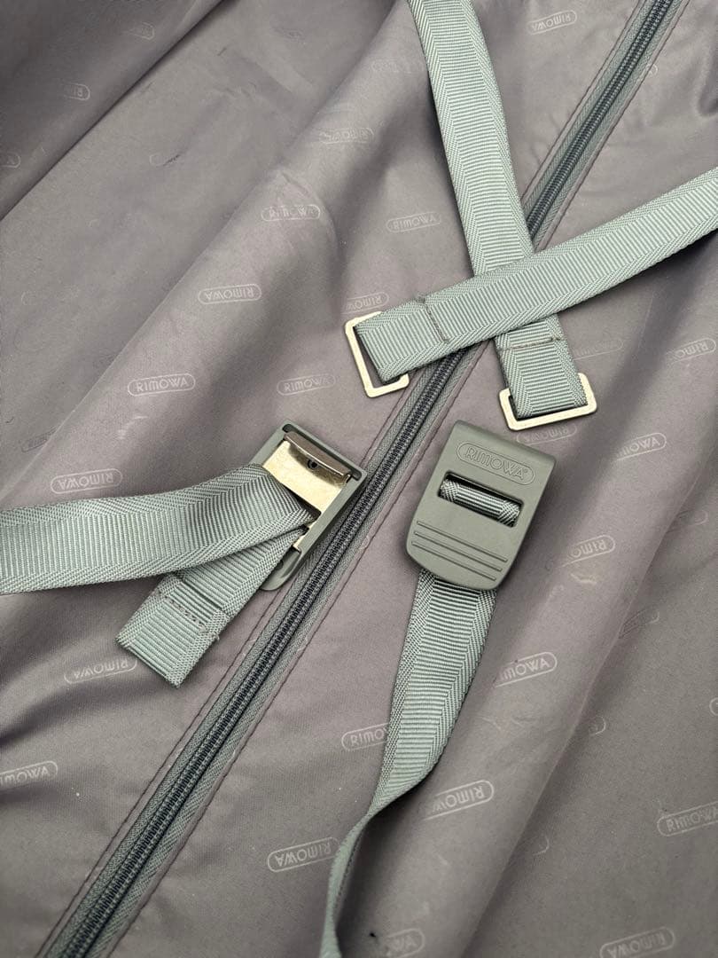 RIMOWA リモワ　サルサ　機内持ち込み　ブラック キャリーケース