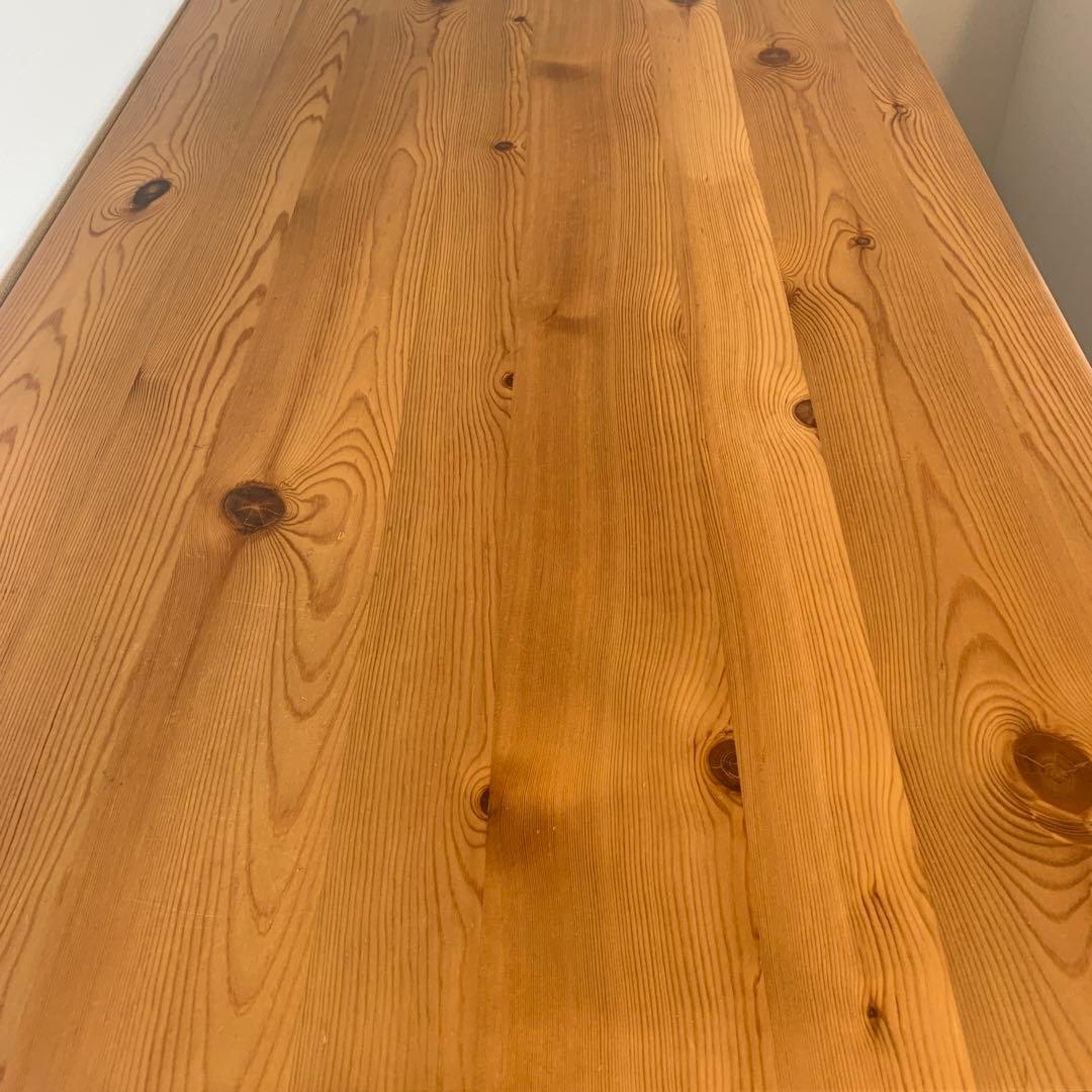 ザ・ペニーワイズ、ダイニングテーブル