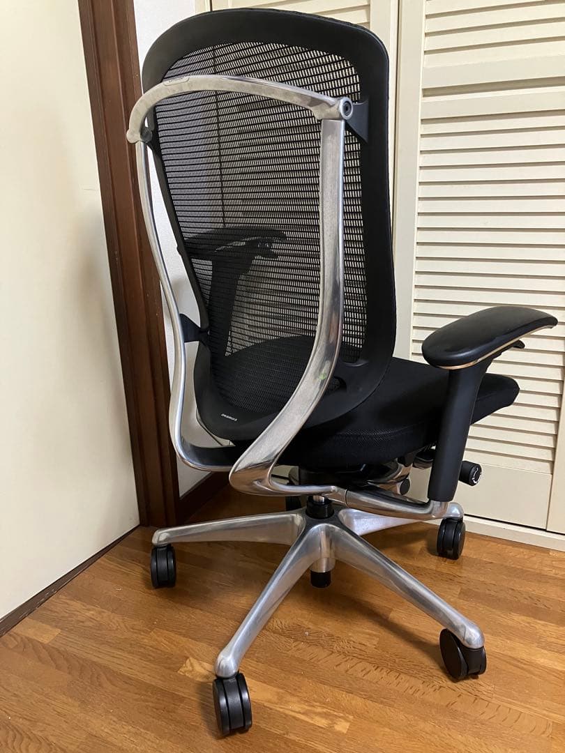 オカムラ　コンテッサセコンダ