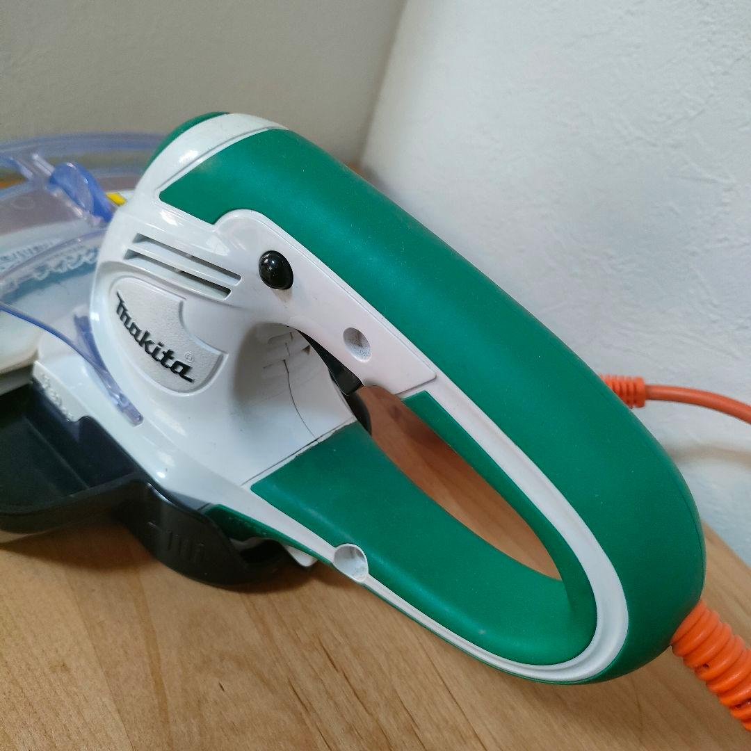 マキタ　芝生バリカン　刈幅　　160mm MUM1600