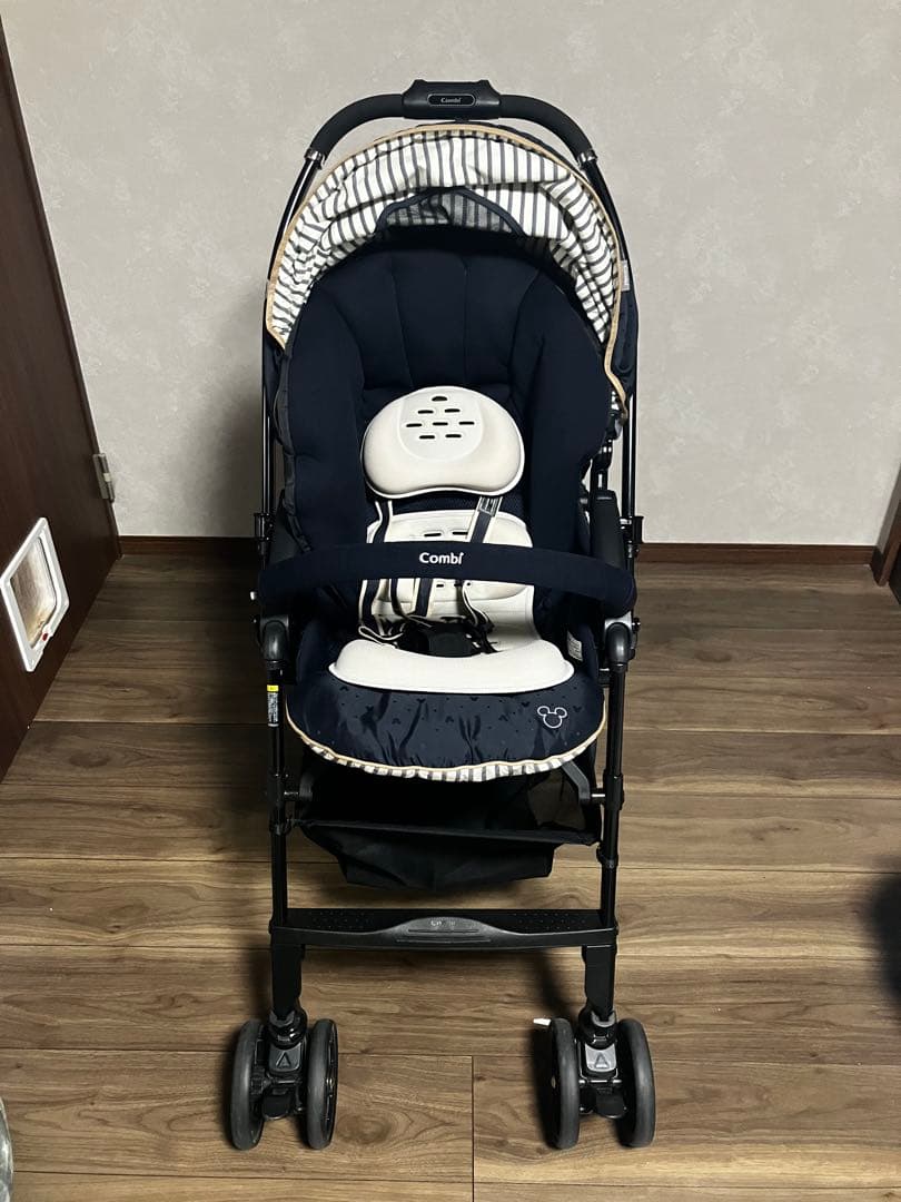 最終値下げ中！コンビ ベビーカー メチャカルハンディ ディズニー　ミッキーマウス