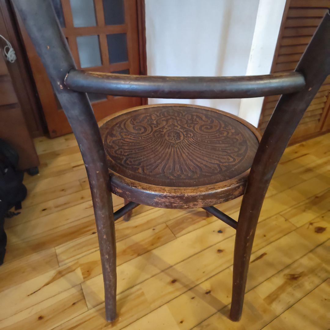 アンティーク　イギリス製　 木製椅子 彫刻入り