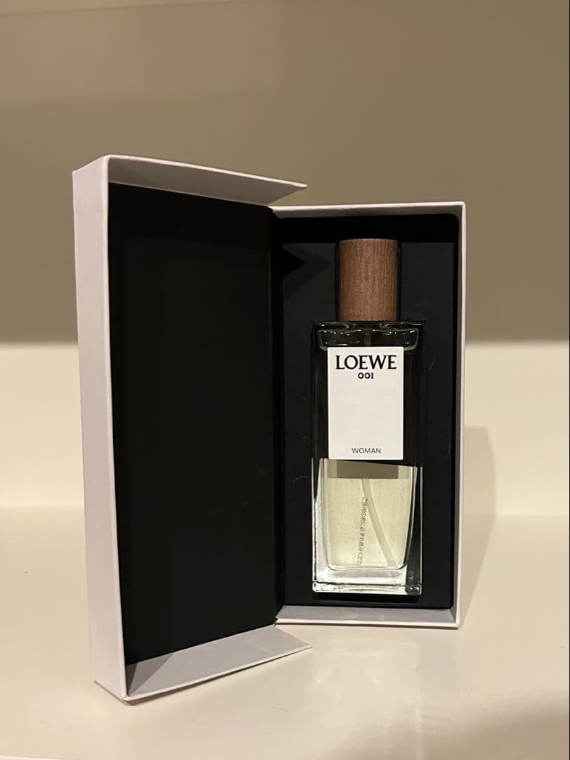 香水(女性用) LOEWE 001 Eau de Parfum 50ml
