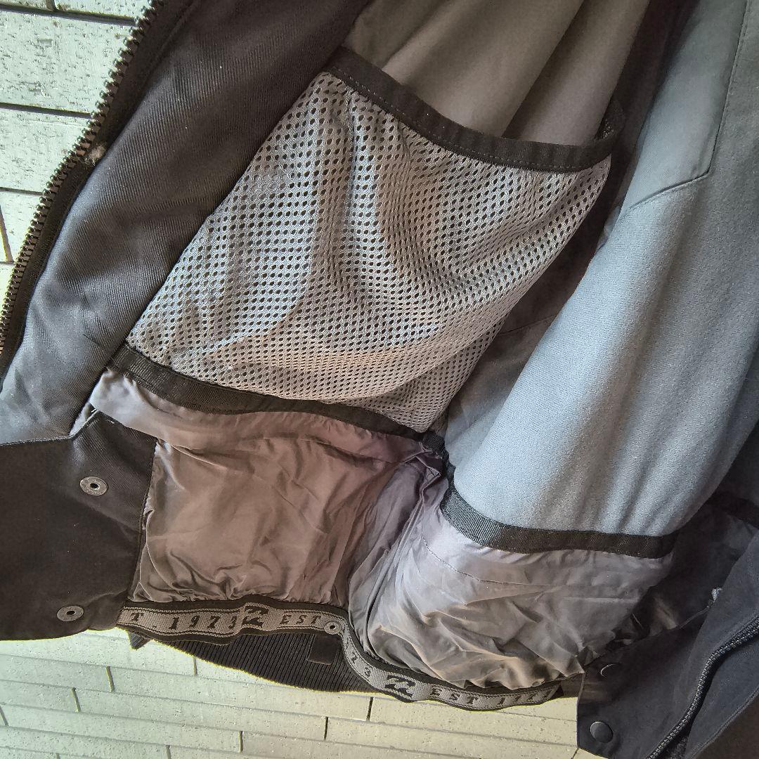 ♠【ビラボン】✨新品未使用　スノボードジャケット　スキー　黒×グレー　M