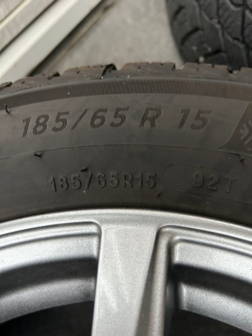 スタッドレスタイヤ 185/65 R15 5スポークホイールセット