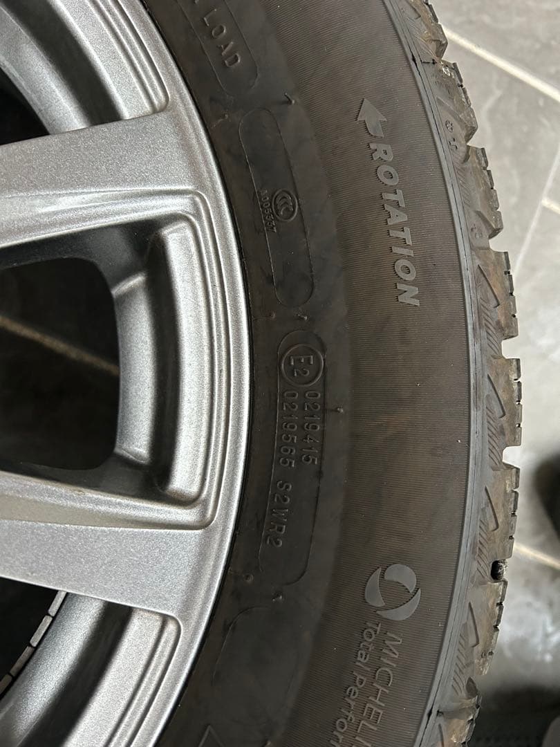 スタッドレスタイヤ 185/65 R15 5スポークホイールセット