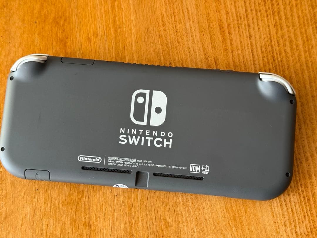 2019年製 Nintendo Switch lite グレー本体　画面キズあり