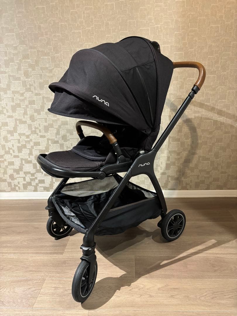 【nuna triv 】フットマフ付き