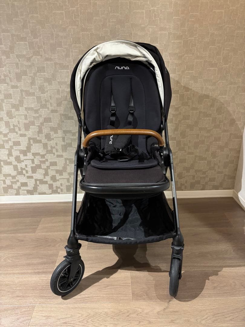 【nuna triv 】フットマフ付き