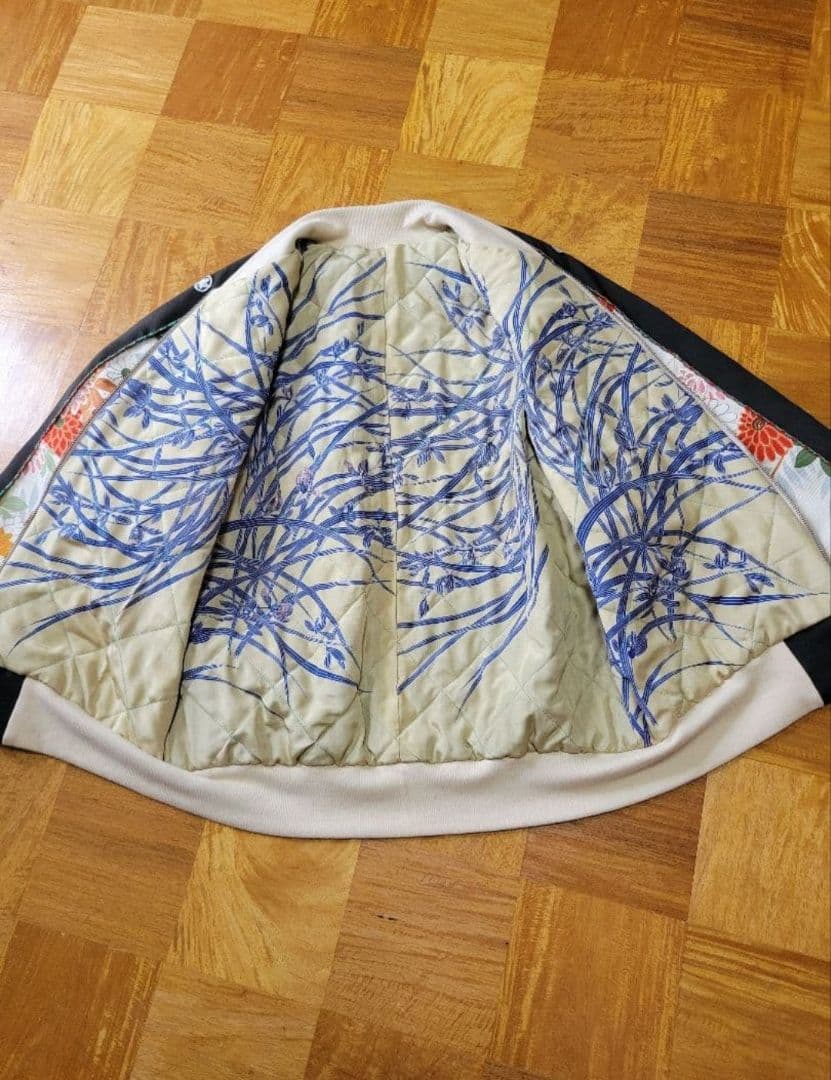 め1218着物リメイク正絹古布黒留袖江戸褄縮緬ヴィンテージスカジャンハンドメイド