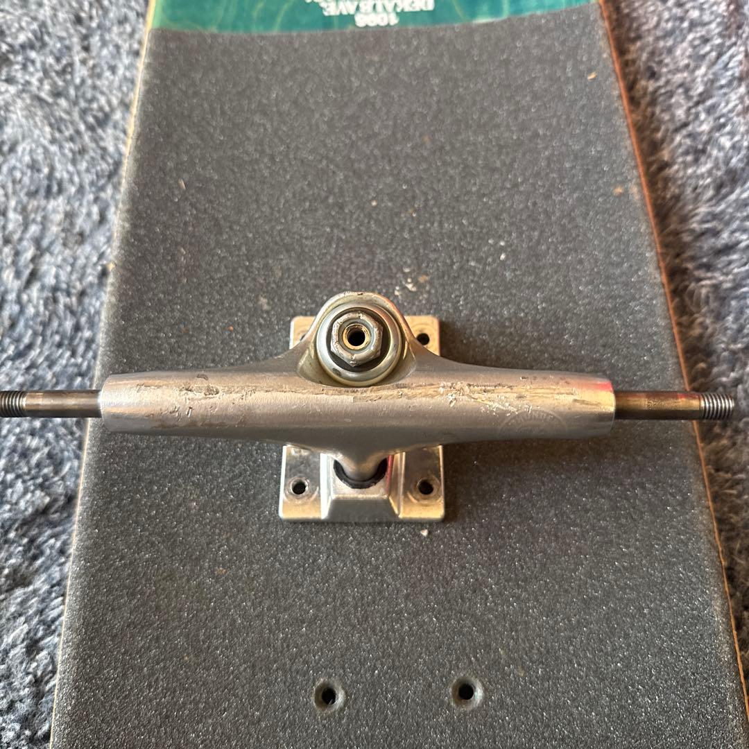 スケートボード THUNDER TRUCK HOLLOW LIGHTS 2 147 HI