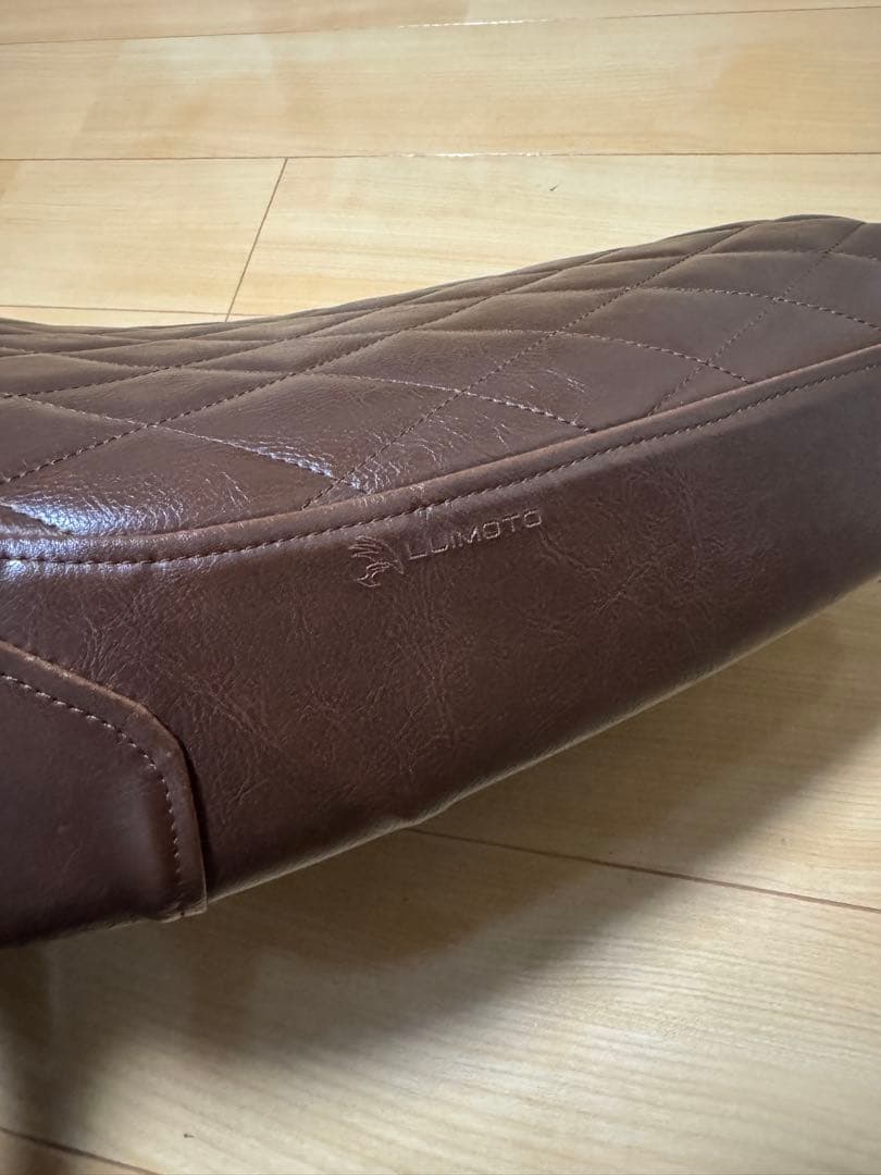 トライアンフ　スクランブラー900 LUMOTO ダークブラウン バイクシート