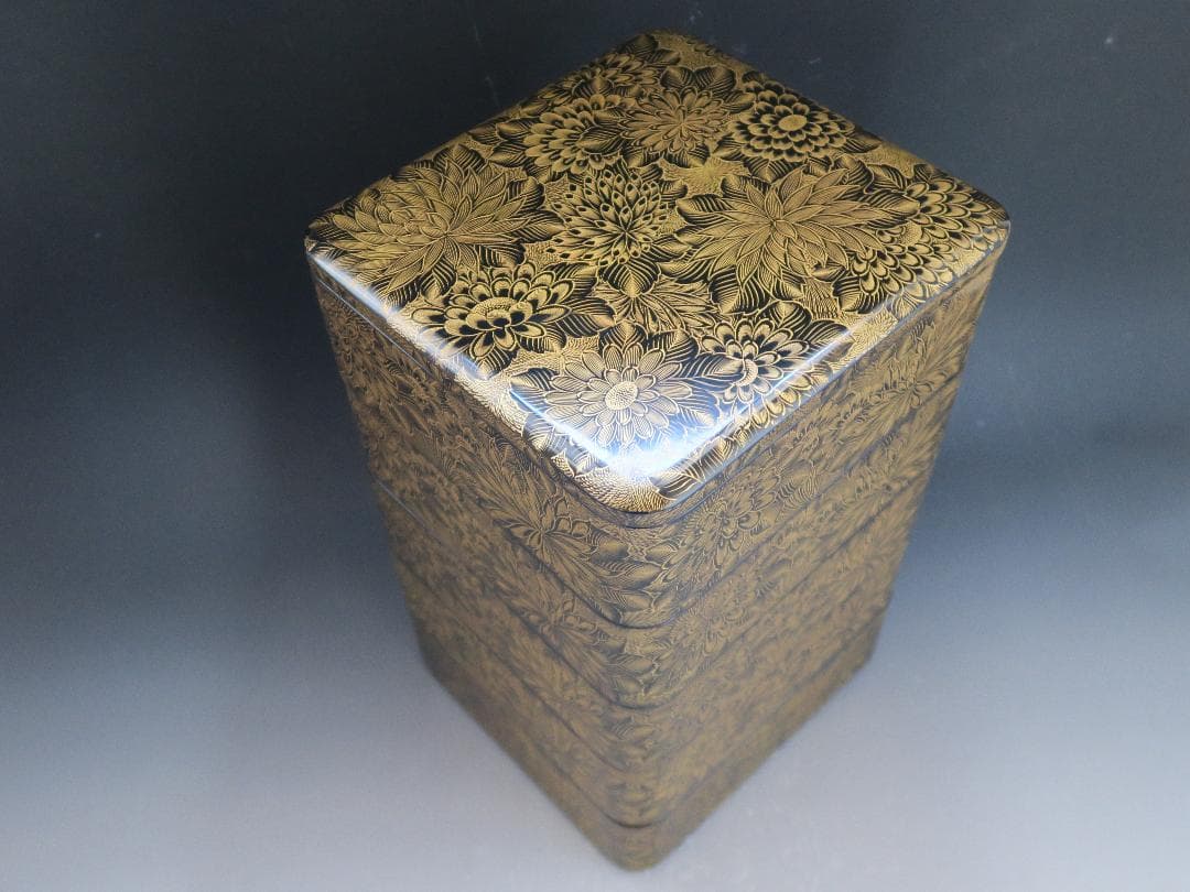 【輪島塗】極上総菊詰沈金 五段重箱 内朱塗 隅丸 蓋横菊彫 天然木 共箱