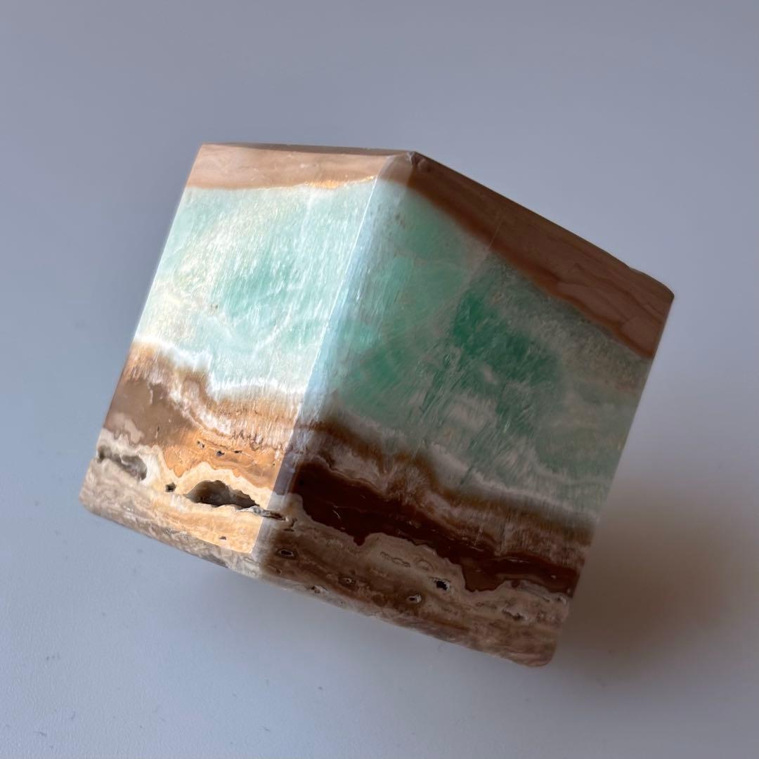 カリビアンブルーカルサイト　キューブ　スクエア　天然石　ヒーリングストーン