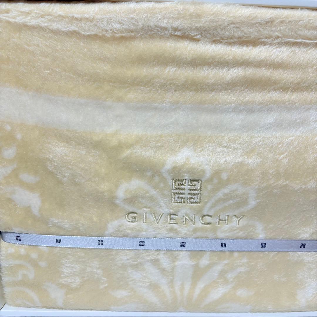 GIVENCHY ジバンシー　シルク100高級毛布　ベージュ