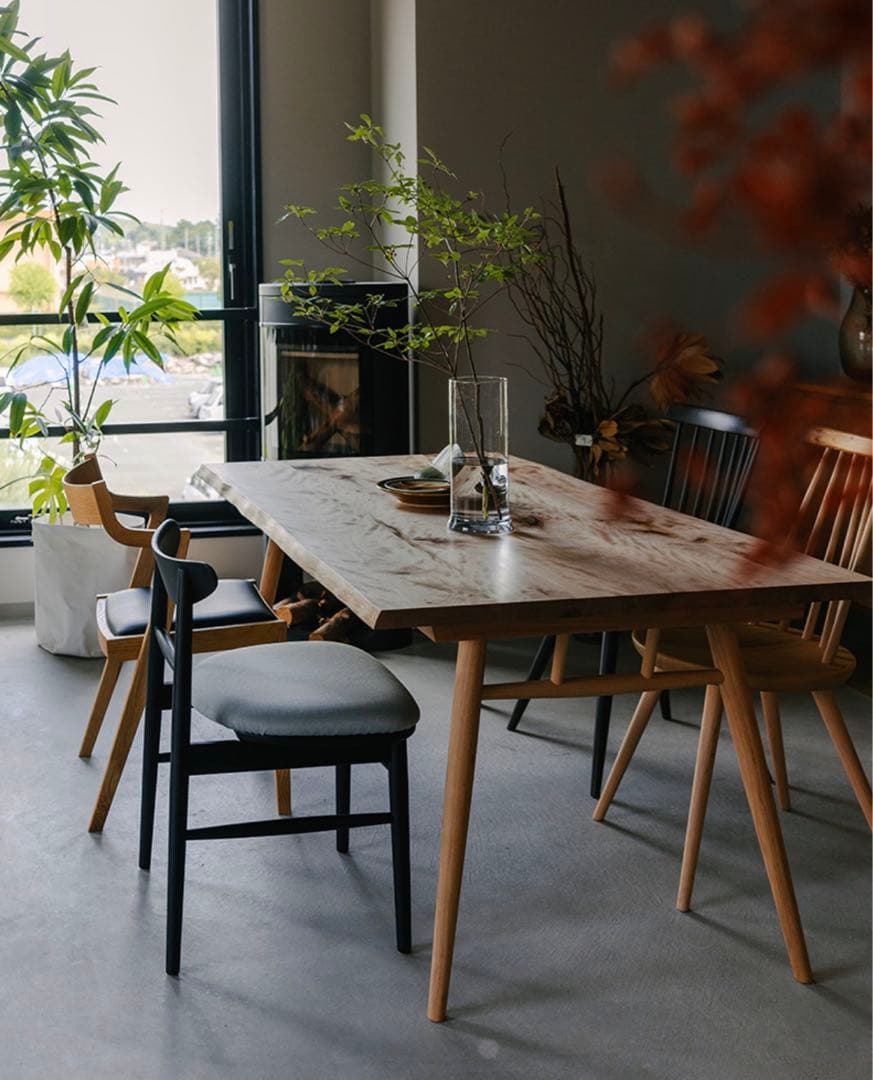 ホワイトオーク材 ストライプ柄 ダイニングチェア