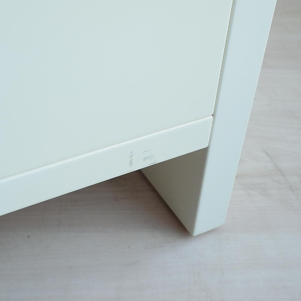 モダン ナイトテーブル 白/ホワイト ベッドサイド ZR24018