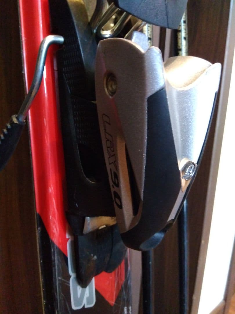 お買い得‼️CARVING/男女兼用/スキーセット・メンテ・WAX済み✔