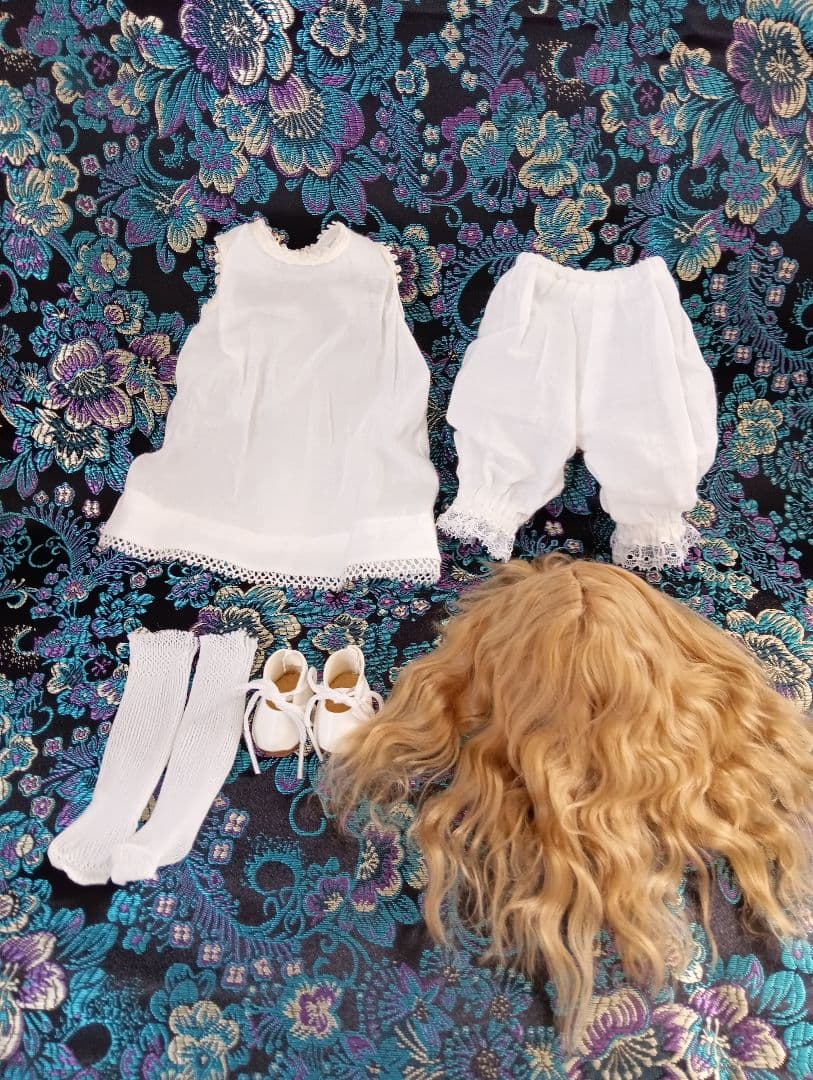 ビスクドール❤️小さな小さなブロンドモヘアのBruサークルドット❤️