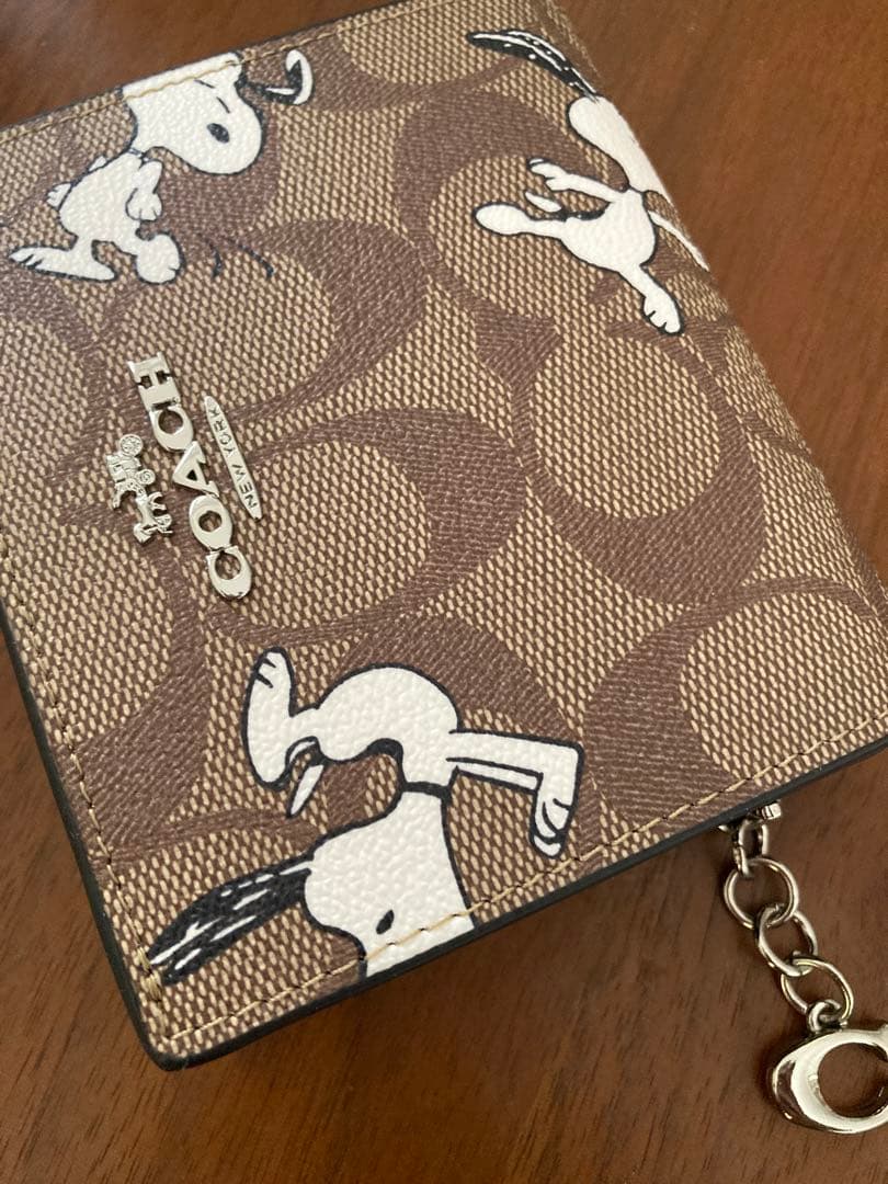 COACH スヌーピー　二つ折り財布　 スヌーピー財布 コーチ　未使用