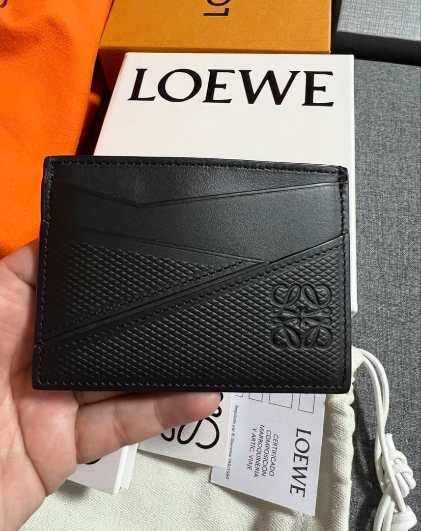 LOEWE ブラックレザ- カードケース