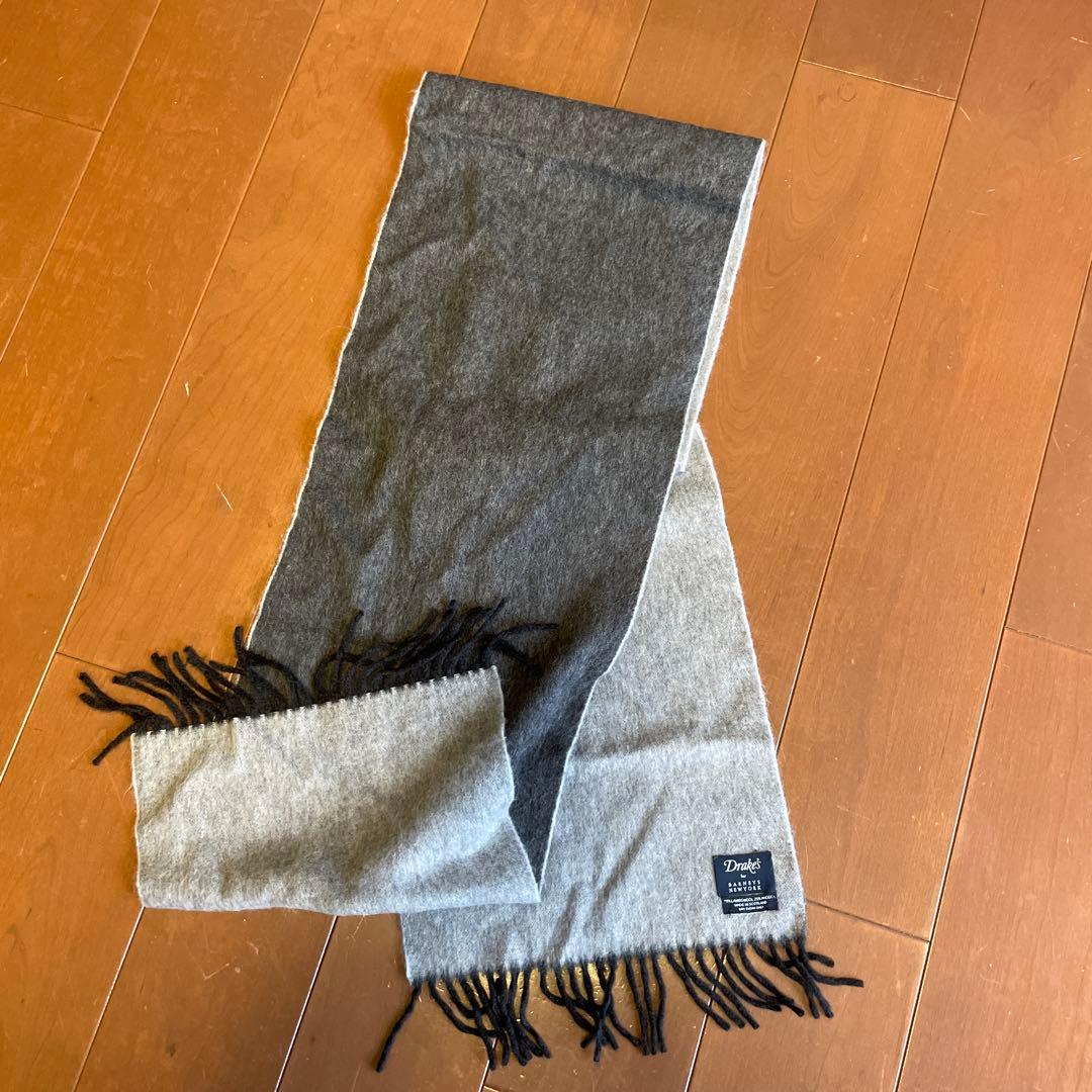 ②ドレイクス DRAKE'S グレー基調　ラムウール　マフラー　未使用　新品